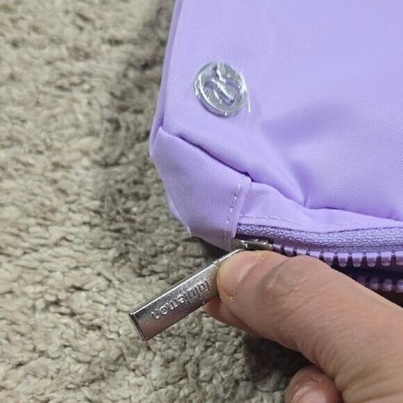Lululemon Lavender Lust Everywhere Belt Bag & NEW With Tags! - Picture 4 of 7